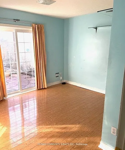88 Wharnsby Dr E #MAIN — Photo 2