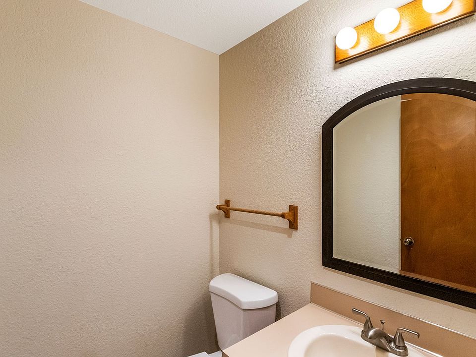 Duplex 1045 Sw Kaleeton Lp Apartment Rentals Oak Harbor, WA Zillow