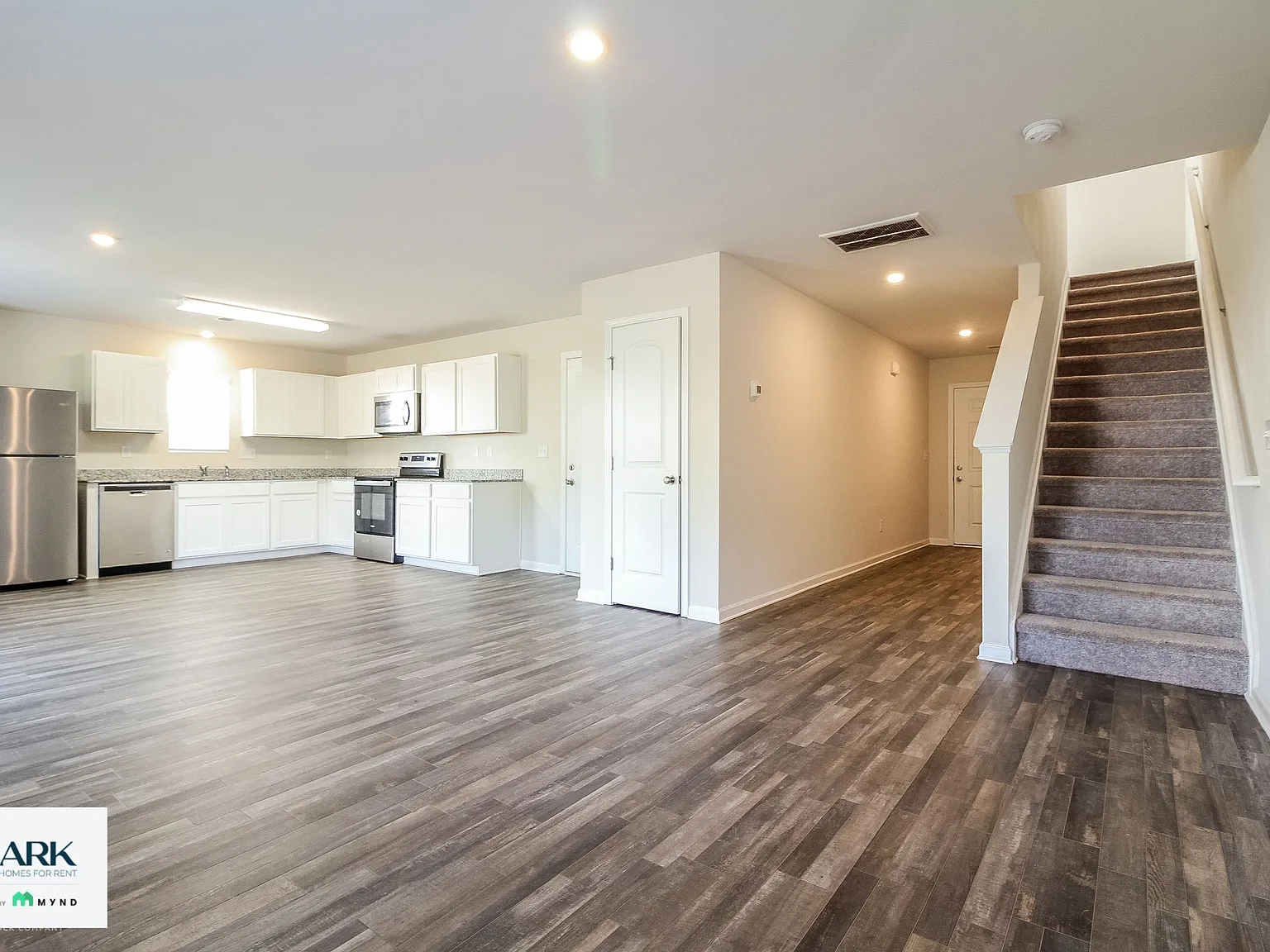 3 bed, 3.0 bath, 1607 sqft, $1,874 — Photo 4