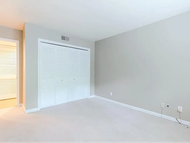 82 Montre Sq NW — Photo 27