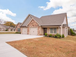 49 Sunset Cove Dr #31B, Rossville, GA 30741