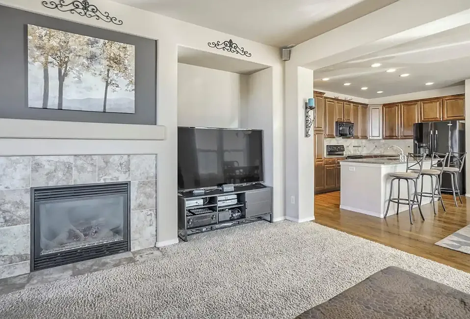 6 bed, 3172 sqft, $2,995 — Photo 4