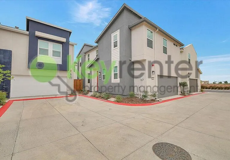 1114 Bengal Loop — Photo 2