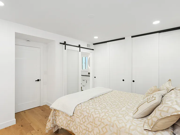 9461 Lotus Dr — Photo 15