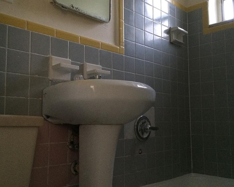 2nd image of 411 NW 37th St APT 8