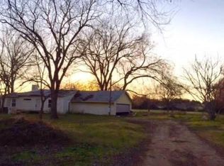 498 S State Highway 95, Smithville, TX 78957