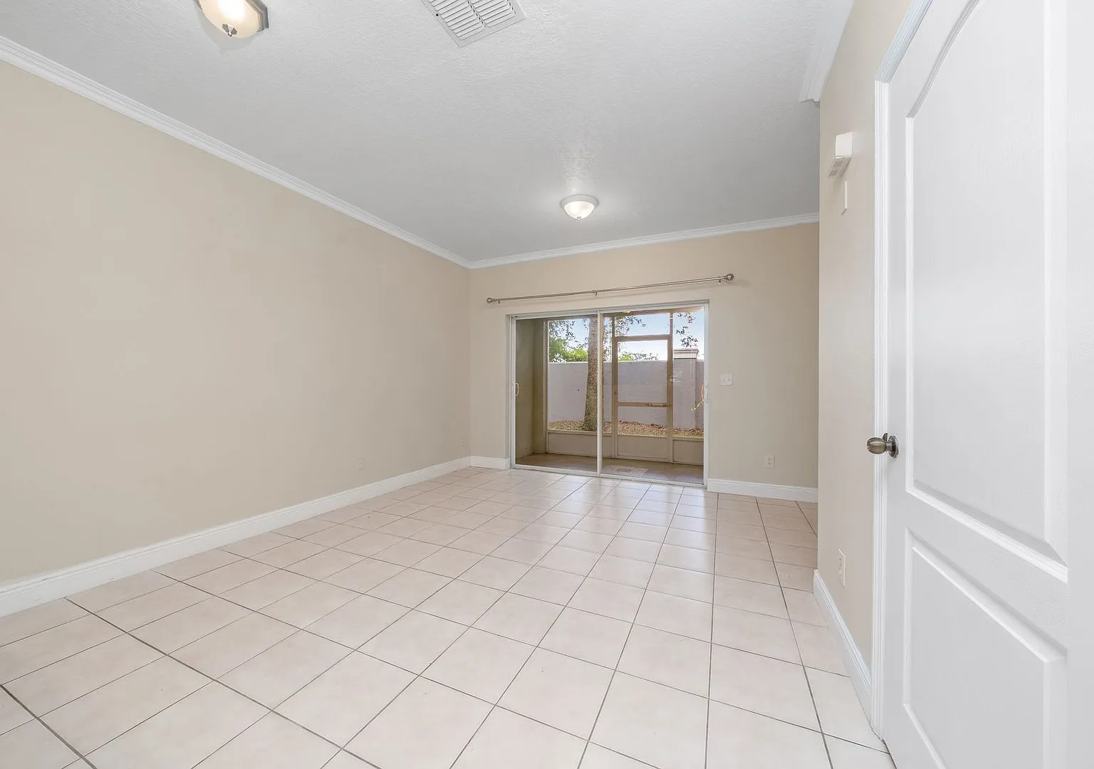 2 Bedroom /2.5 bathrooms Town House. Just few minutes from Medical City. — Photo 3