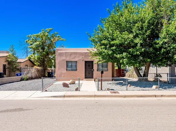 1607 Edith Blvd SE, Albuquerque, NM 87102