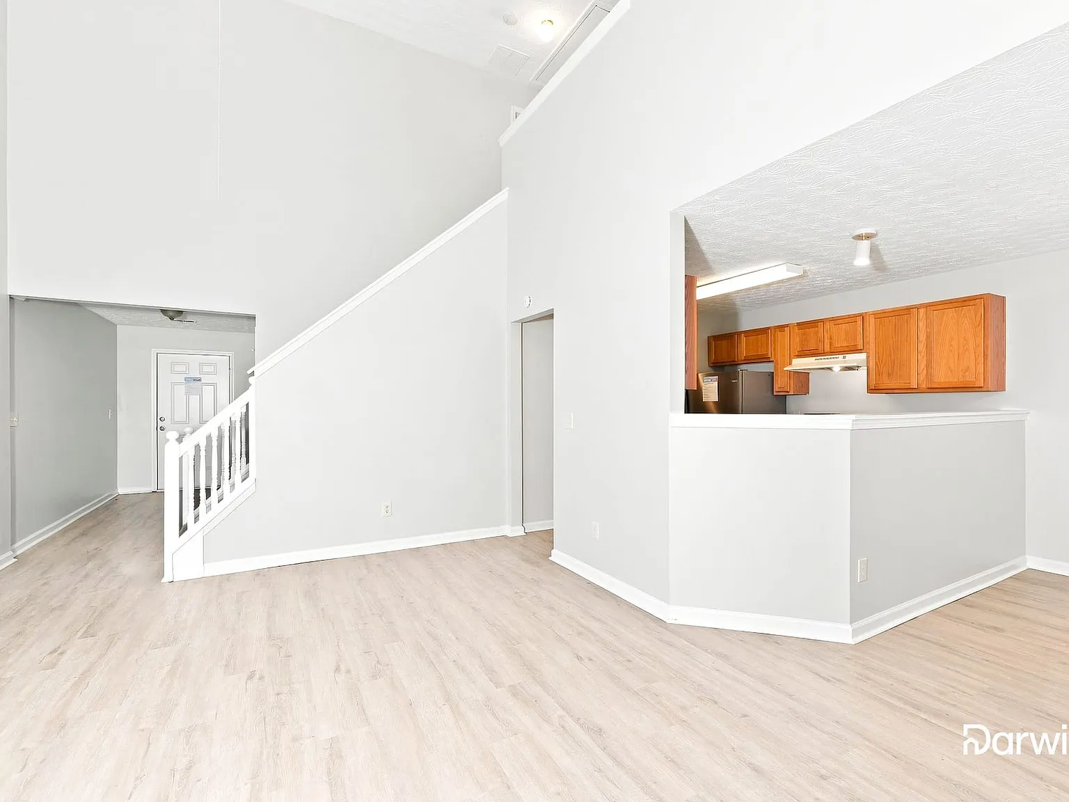 2 bed, 2.5 bath, 1384 sqft, $1,610 — Photo 4