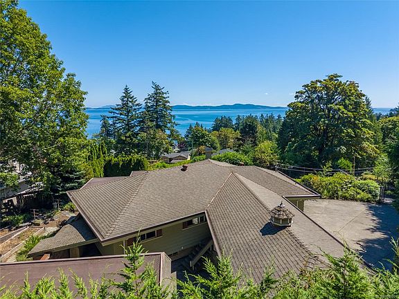 3rd image of 4916 Lochside Dr