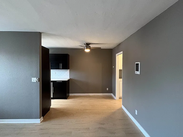 4344 Van Dyke Ave — Photo 7