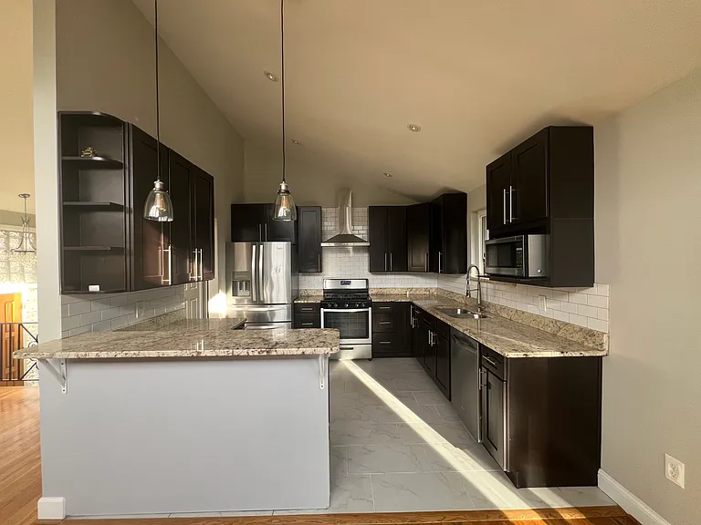10123 Eastlake Dr — Photo 6