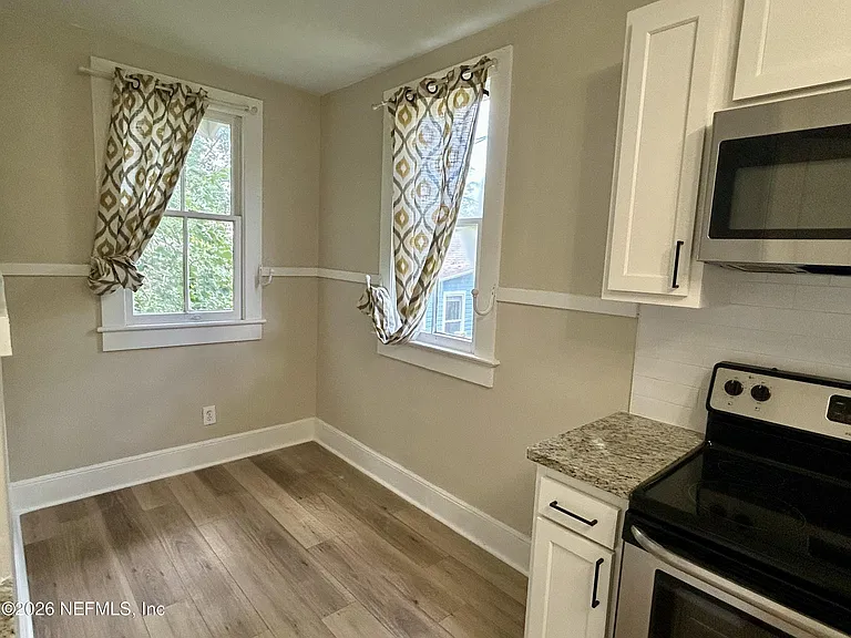 1556 Dancy St — Photo 8