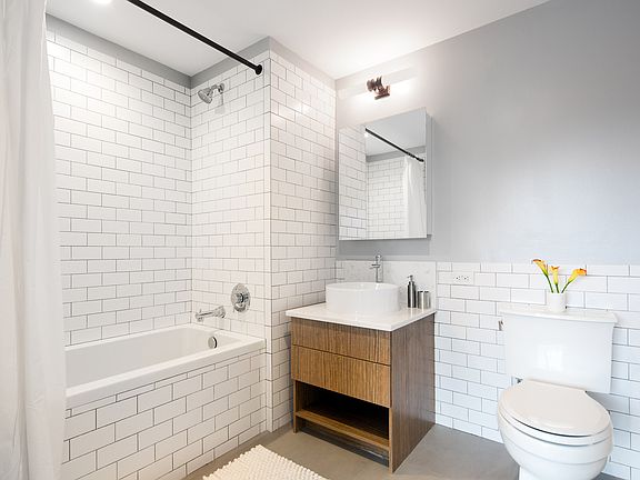 4th image of 213 Maujer St #3