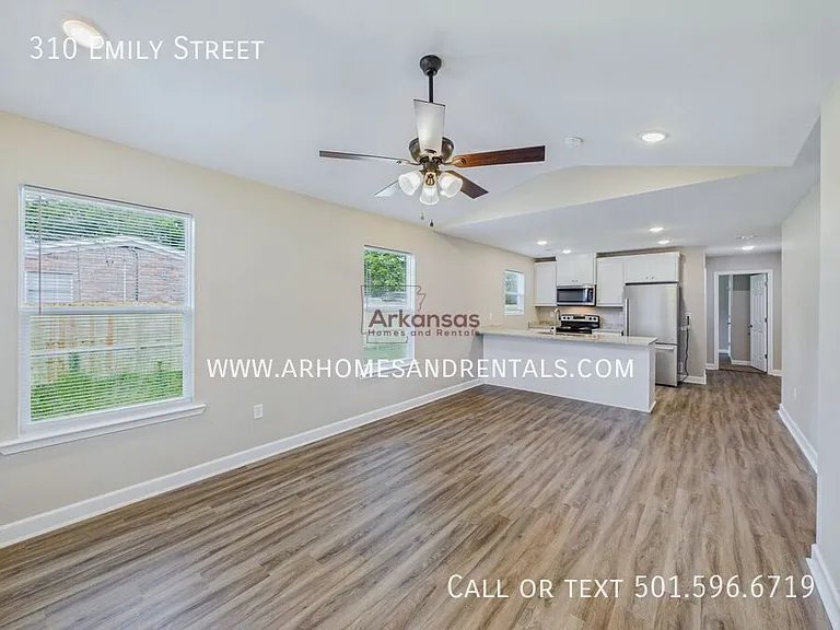 310 E Emily St — Photo 3