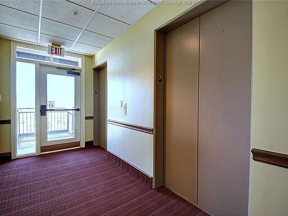 2nd image of 1108 Kanawha Blvd E APT 504