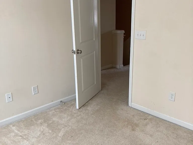 10424 Benfield Rd — Photo 18