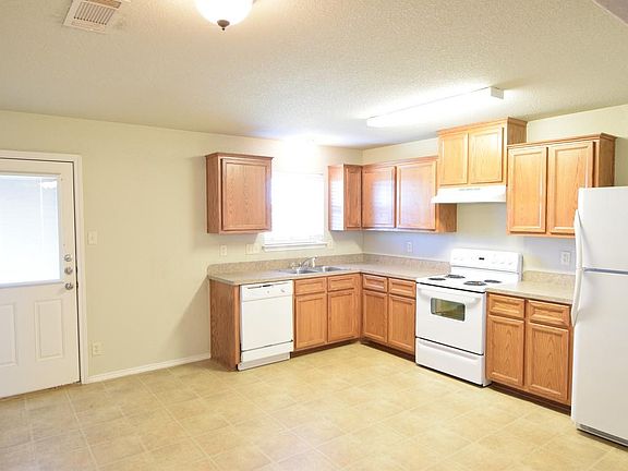 4th image of 3707 Ida Dr