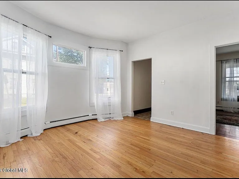 153 Ontario St #1 — Photo 8