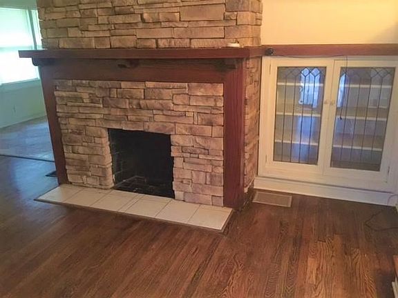 2nd image of 132 N Brighton Ave