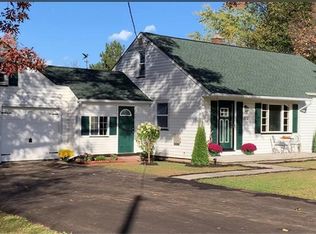 392 Holmes Rd, Rochester, NY 14626