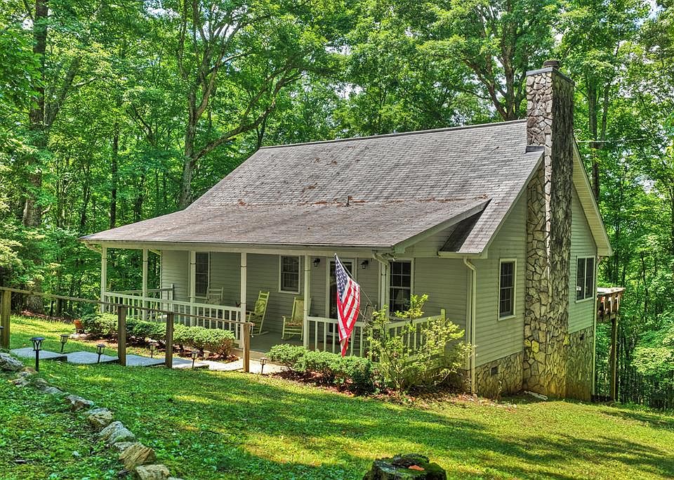 1st image of 221 Shade Tree Ln
