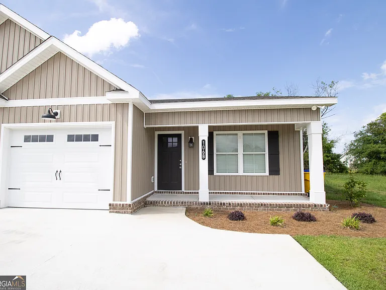 106 Woodsedge Dr #B — Photo 1