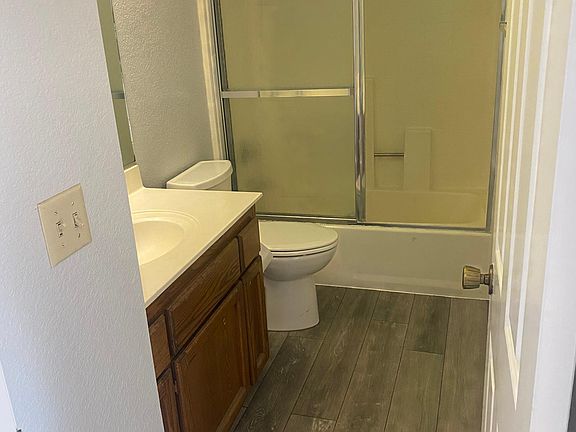 5th image of 396 Creekview Dr