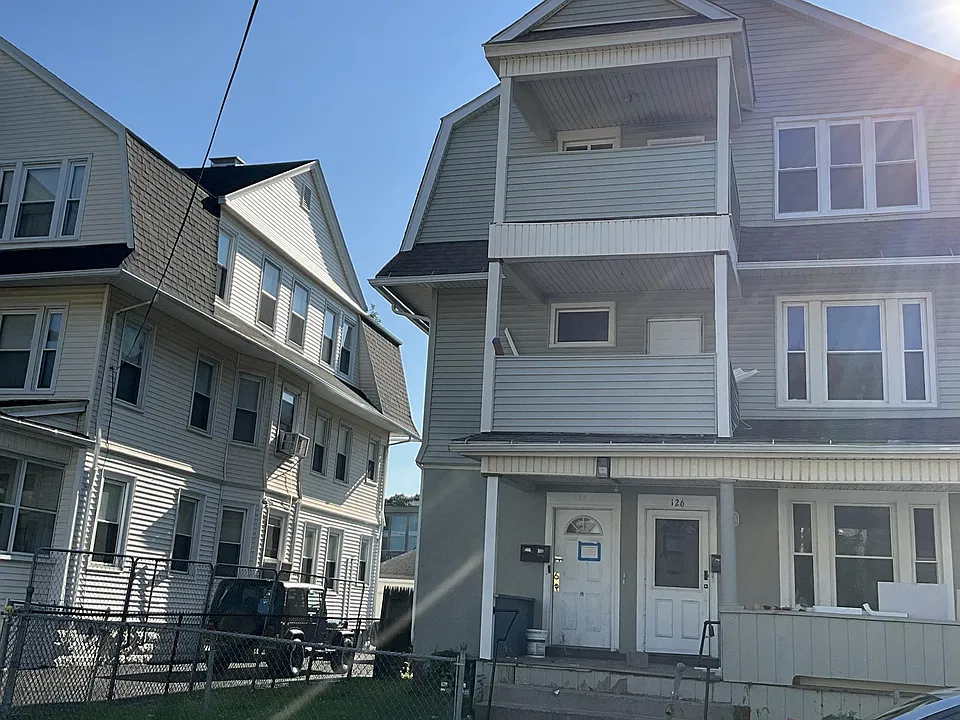 126 Adams St #3