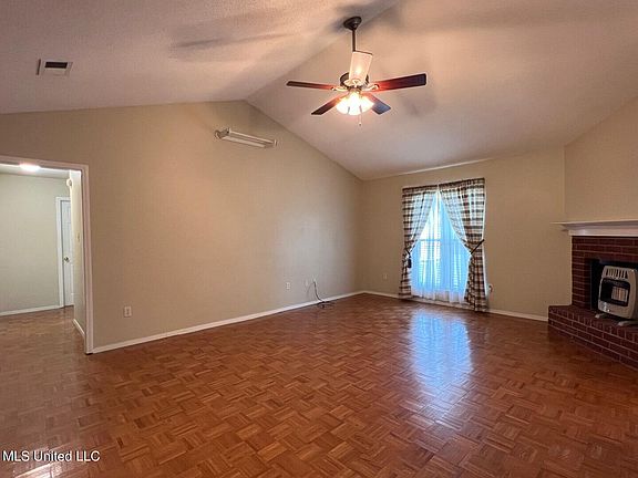 4th image of 4123 Meadow Creek Dr