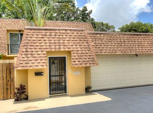 19117 E Lake Dr, Hialeah, FL 33015