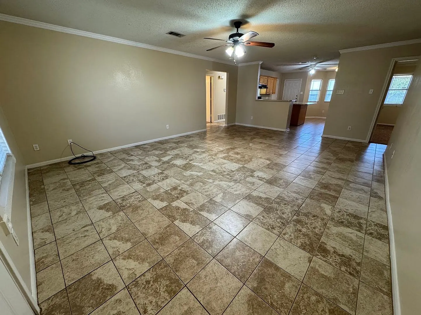 4-Bedroom House for Rent in Killeen — Photo 4