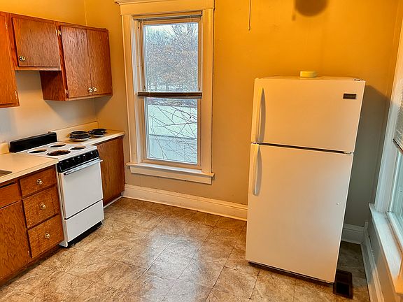 3rd image of 106 E Swihart St #2