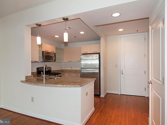 3rd image of 5750 Bou Ave Unit 1010