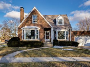 711 E Golf Rd, Des Plaines, IL 60016