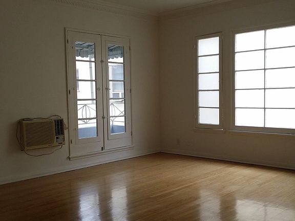 3rd image of 419 1/2 S Cochran Ave