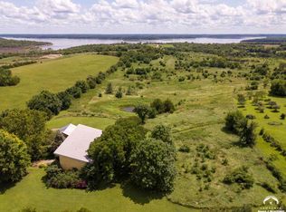 523 N 1500th Rd, Lawrence, KS 66049