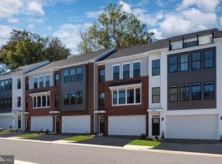 7402 Rocky Creek Ter, Annandale, VA 22003