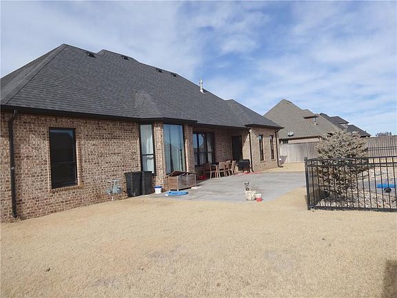 5th image of 1208 Bluestem Dr