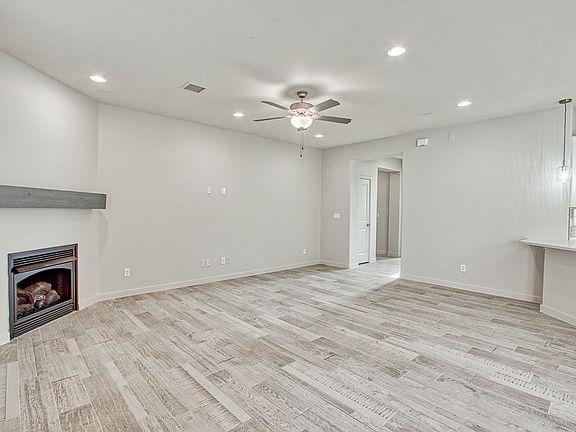 5th image of 12704 Brinxton Ave