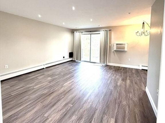 5th image of 19 Fernview Ave APT 6