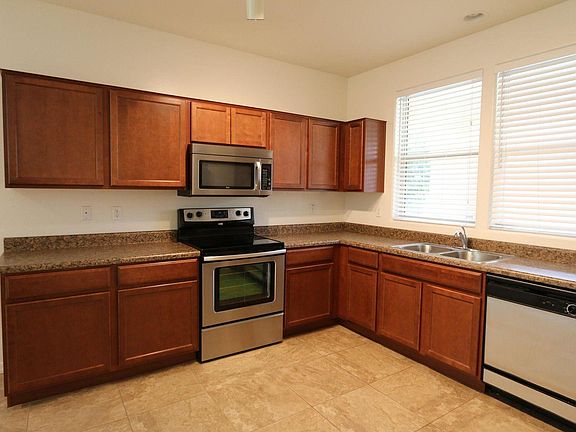 4th image of 1404 S Newberry Ln