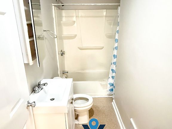 2nd image of 529 Union St APT 3R