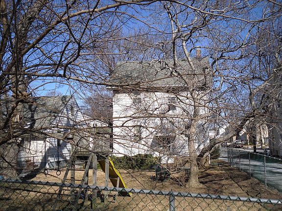 3rd image of 703 Belleville Ave
