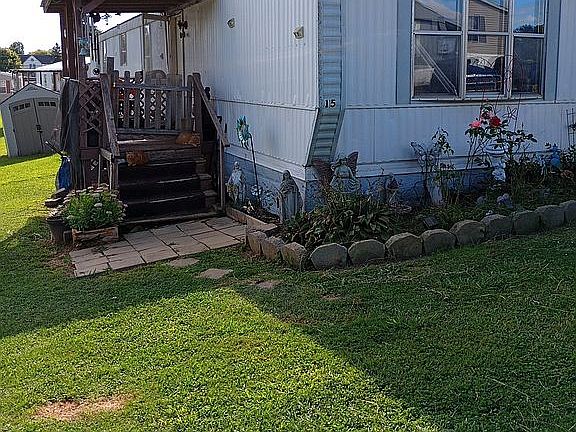 2nd image of 1239 Applewood Way