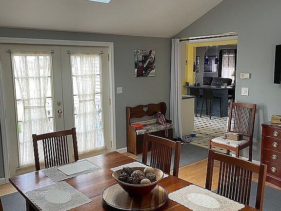 3rd image of 6 Cote Ave