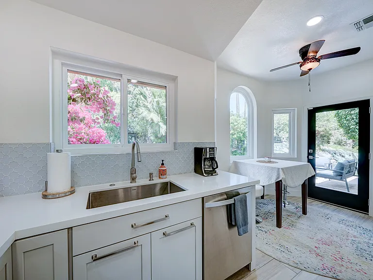 1358 W Meadow Green Ln — Photo 21