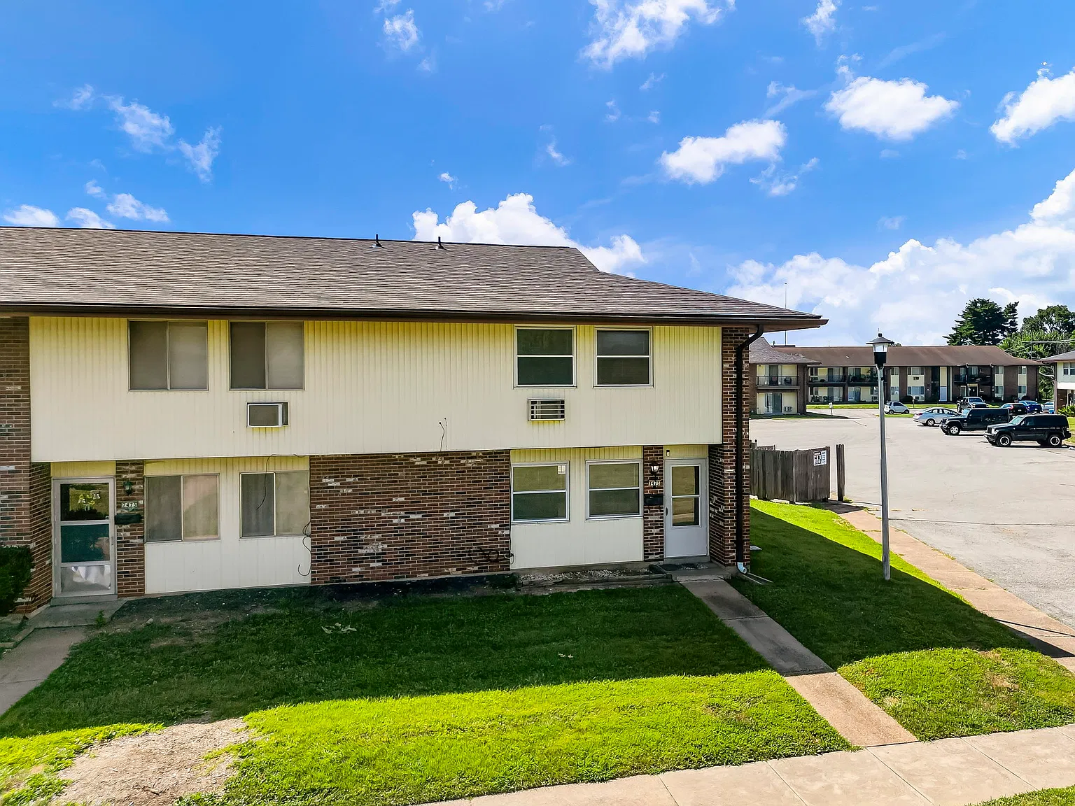 3 bed, 1260 sqft, $1,600 — Photo 1