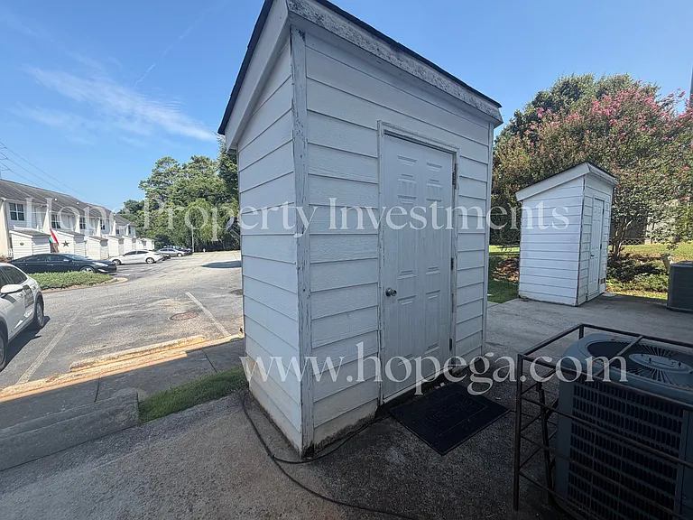 5 E Newnan Rd — Photo 18