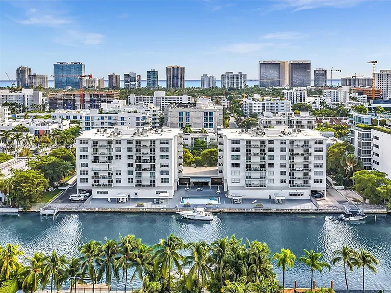 10000 W Bay Harbor Dr #201 — Photo 45